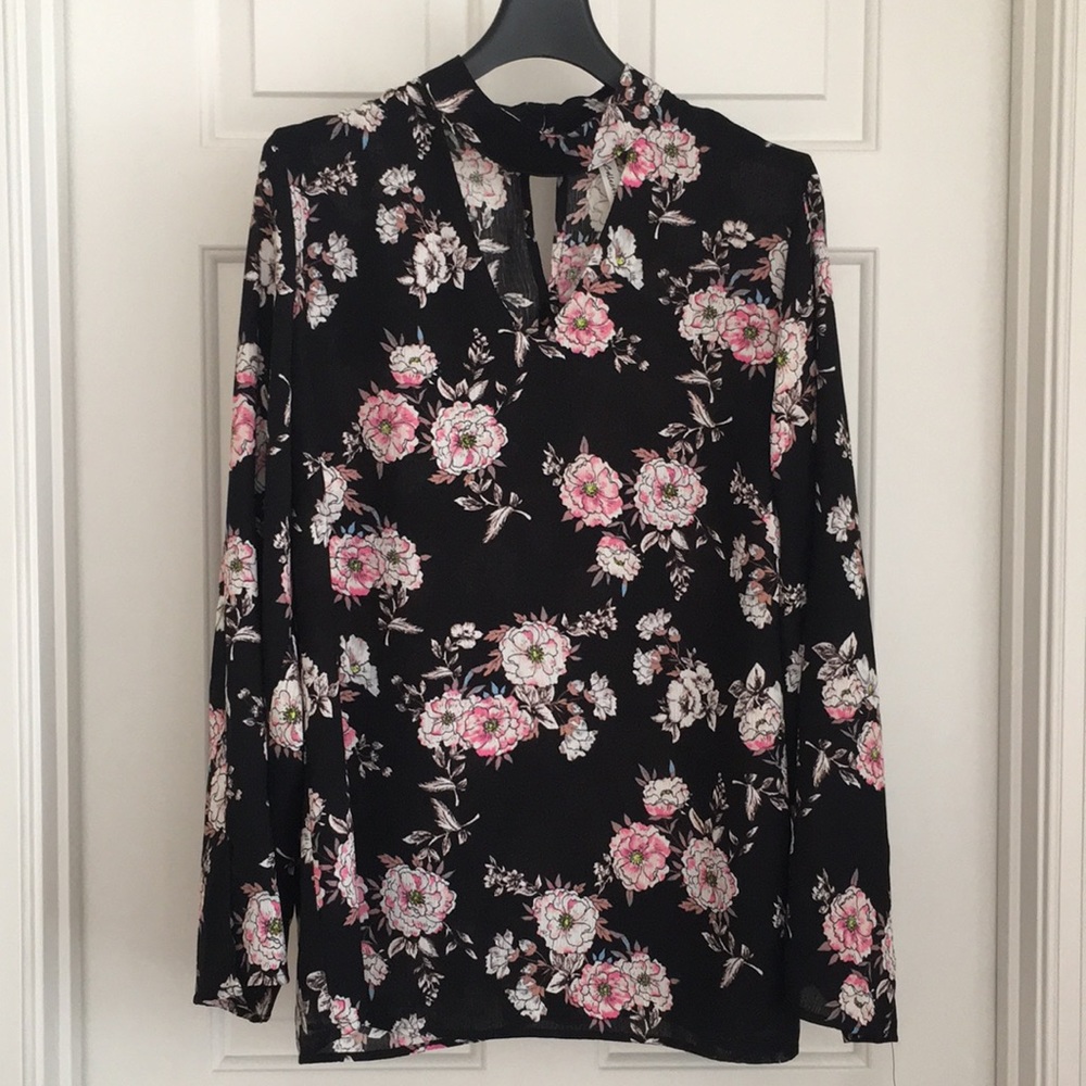NY Collection Women’s Top L Black Floral Buttons Keyhole Cut Long Sleeves NWT